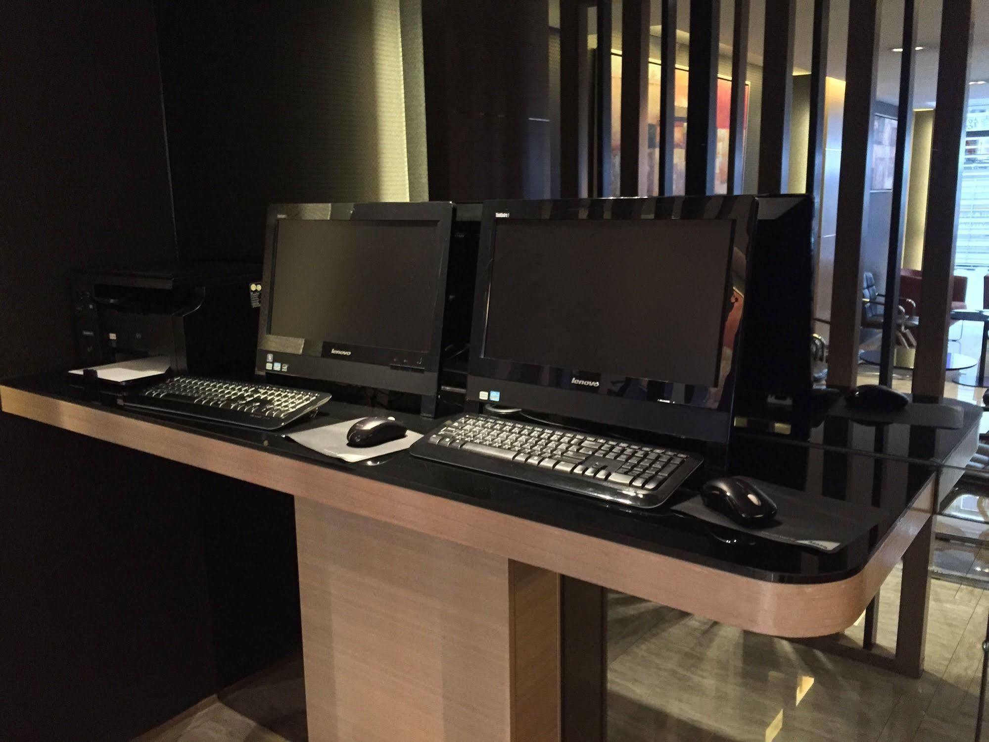 Metacity Mk 名廸旺角 Hong Kong Esterno foto